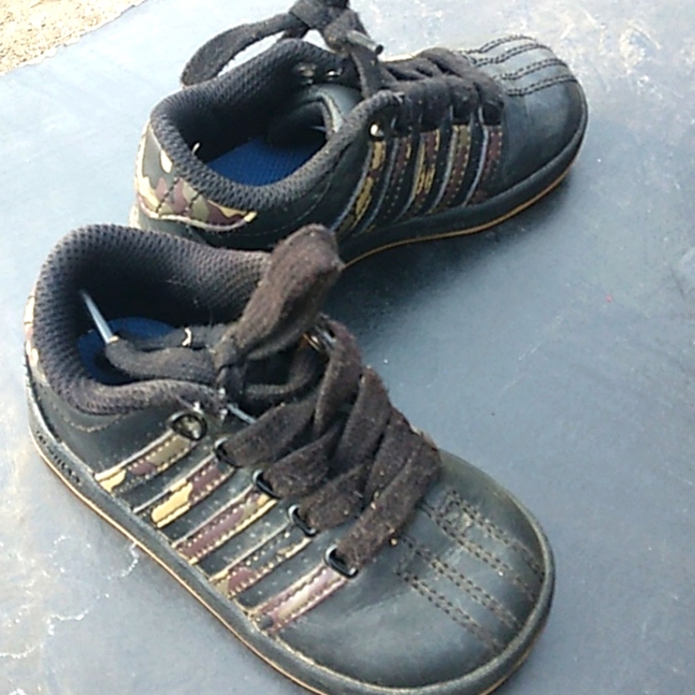 Infant boys size 6 kswiss